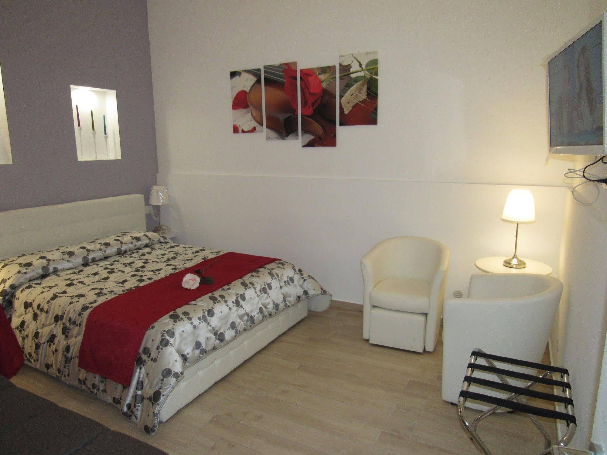 La Voce Del Violino Bed and Breakfast Ragusa Buitenkant foto
